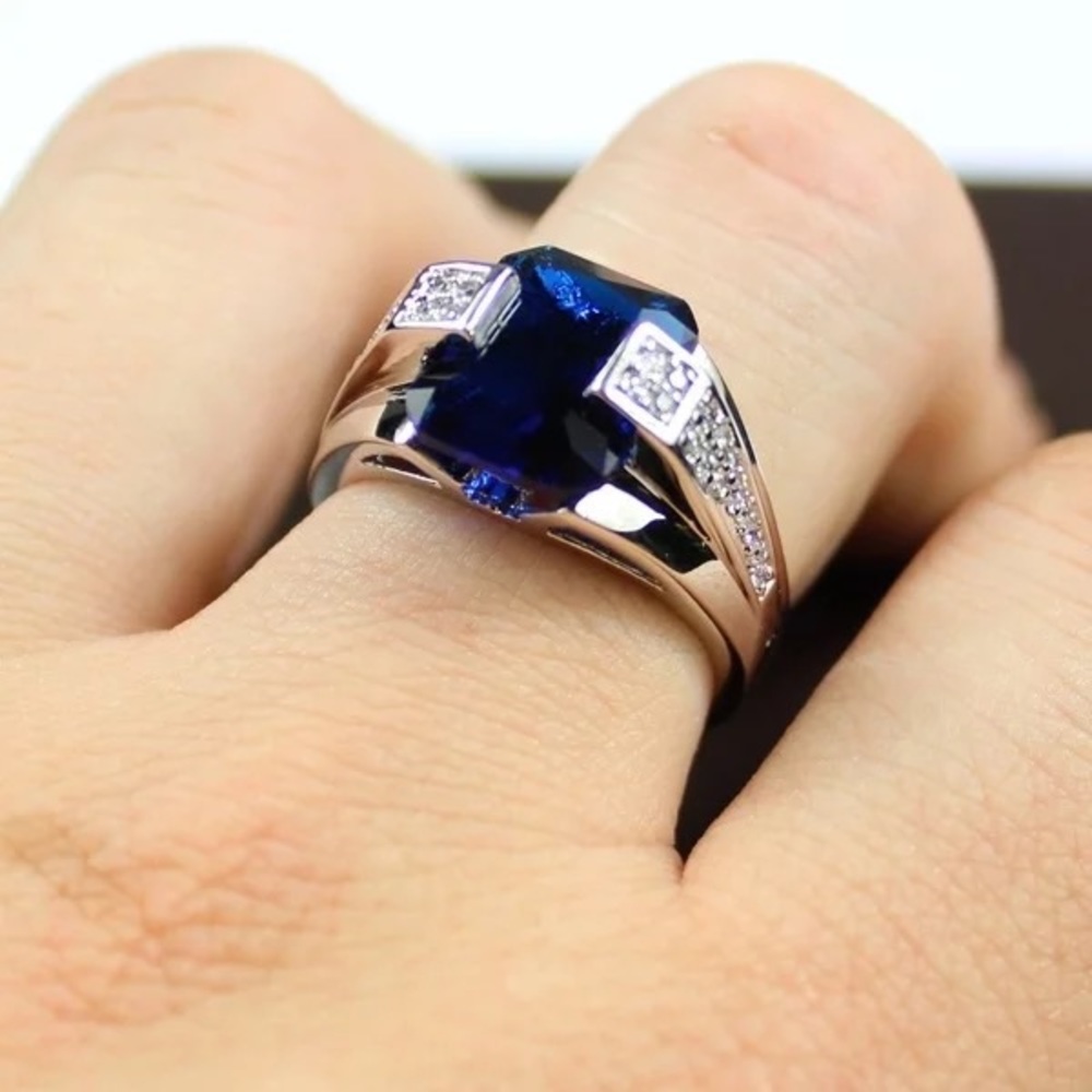 New Women’s 925 Silver Royal Blue Ring - Picture 1 of 3
